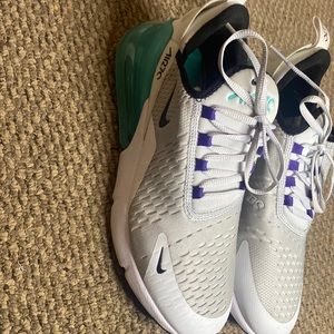 Nike Air Max 270 Size 7Y